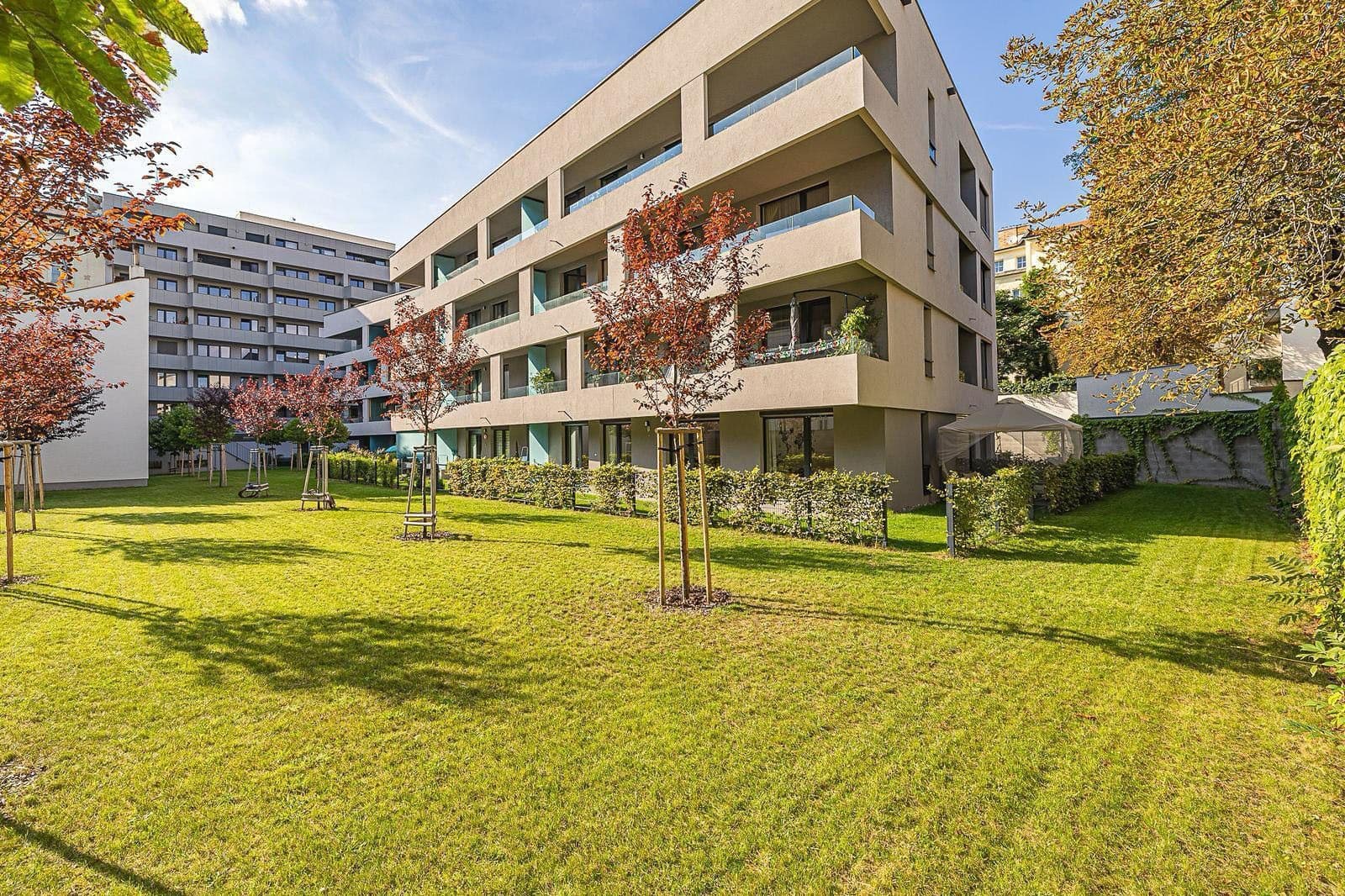 2 bedroom with open-plan kitchen flat for sale, 86 m², Dělnická, Prague, Prague 2 bedroom with open-plan kitchen flat for sale, 86 m², Dělnická, Prague, Prague