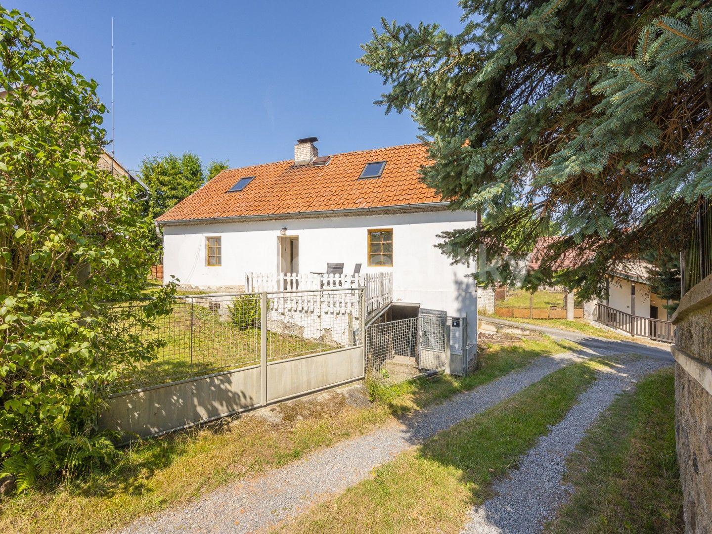 recreational property for sale, 213 m², Lešany, Středočeský Region