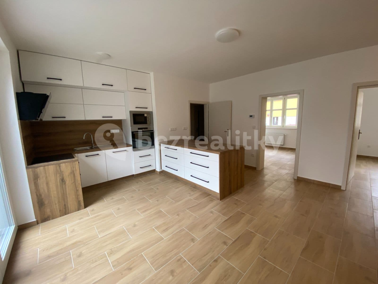2 bedroom with open-plan kitchen flat to rent, 75 m², Krameriova, Klatovy, Plzeňský Region 2 bedroom with open-plan kitchen flat to rent, 75 m², Krameriova, Klatovy, Plzeňský Region