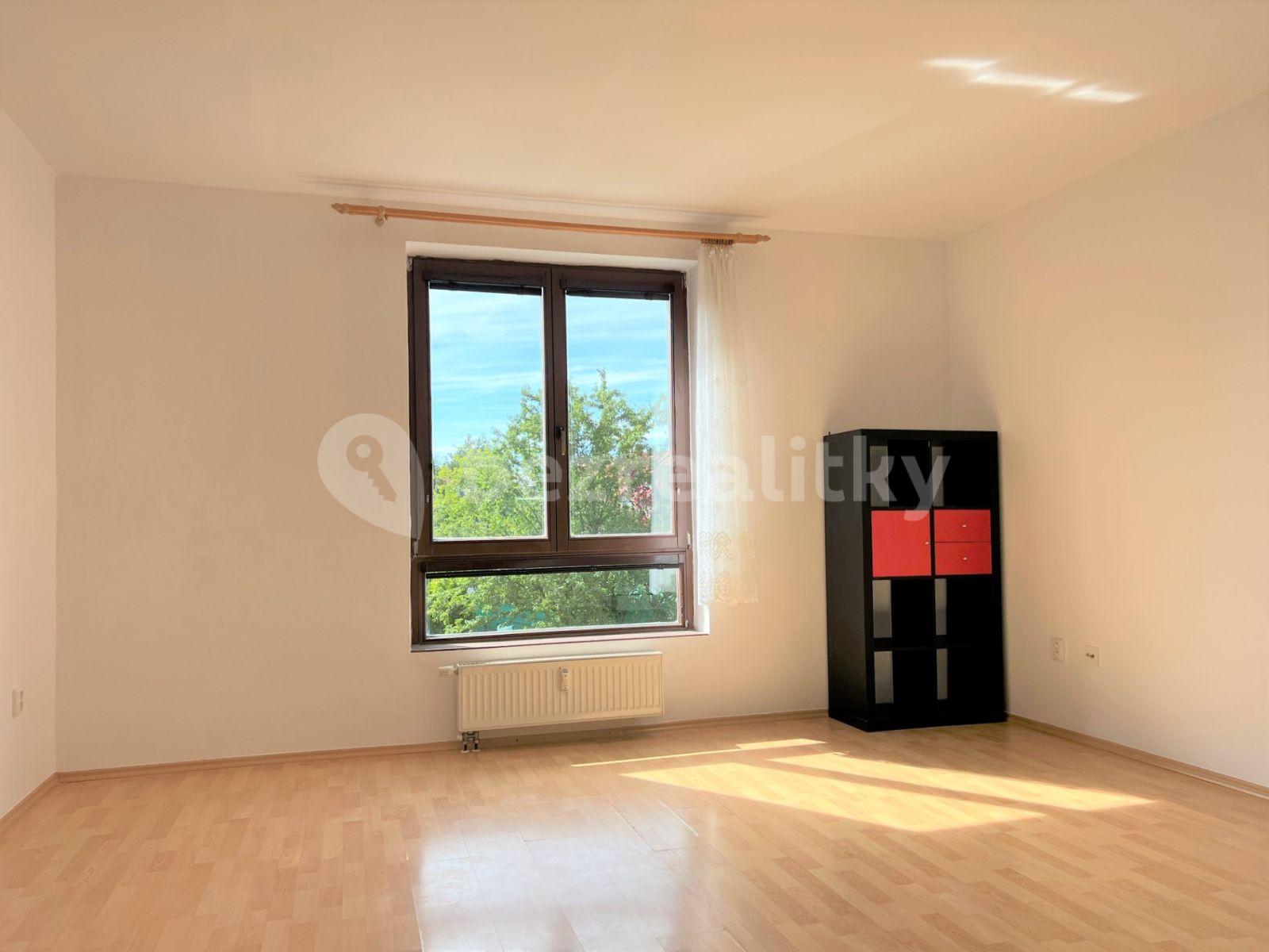 Studio flat to rent, 31 m², Zimní, Hostivice, Středočeský Region