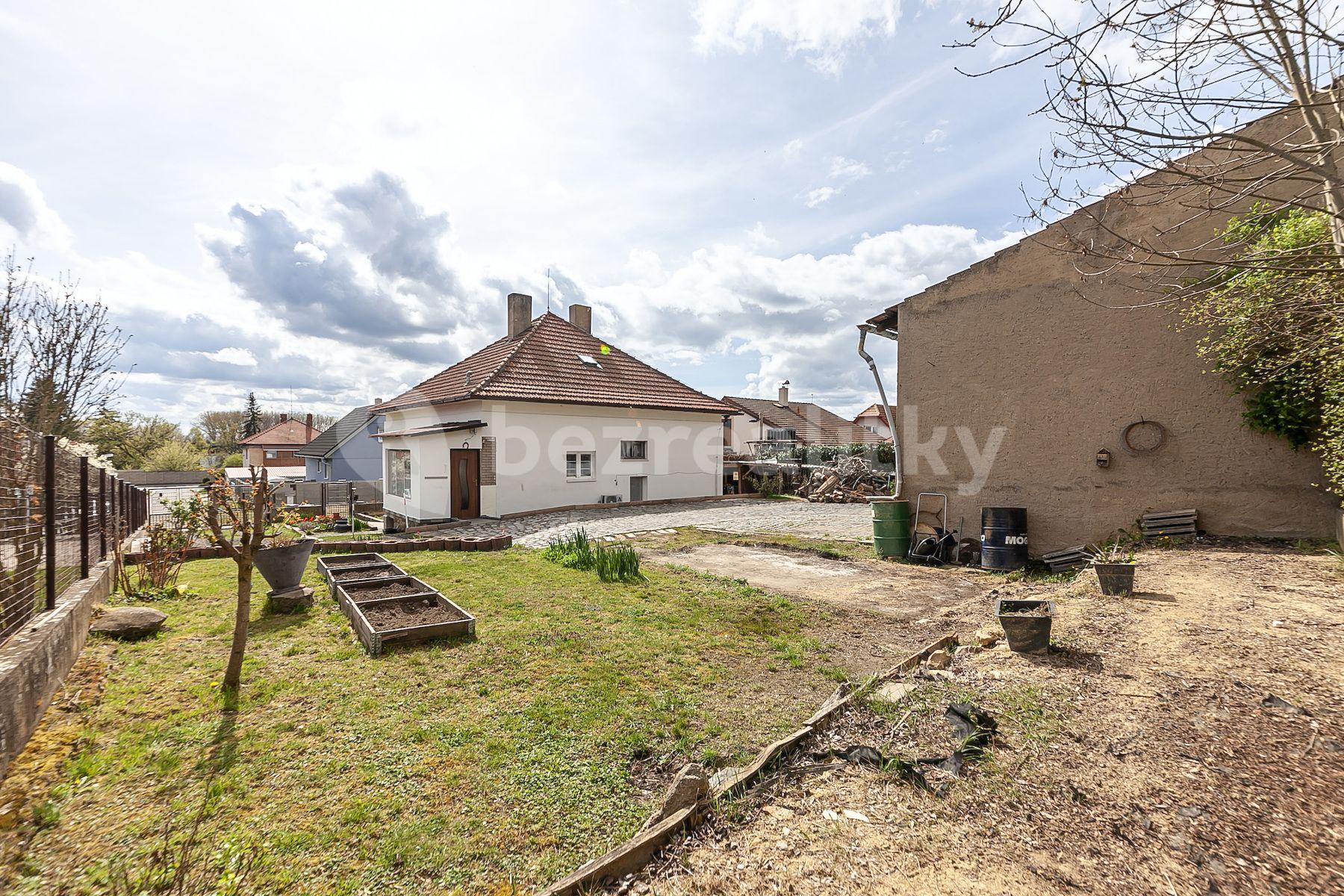 house for sale, 200 m², Rovná, Byšice, Středočeský Region