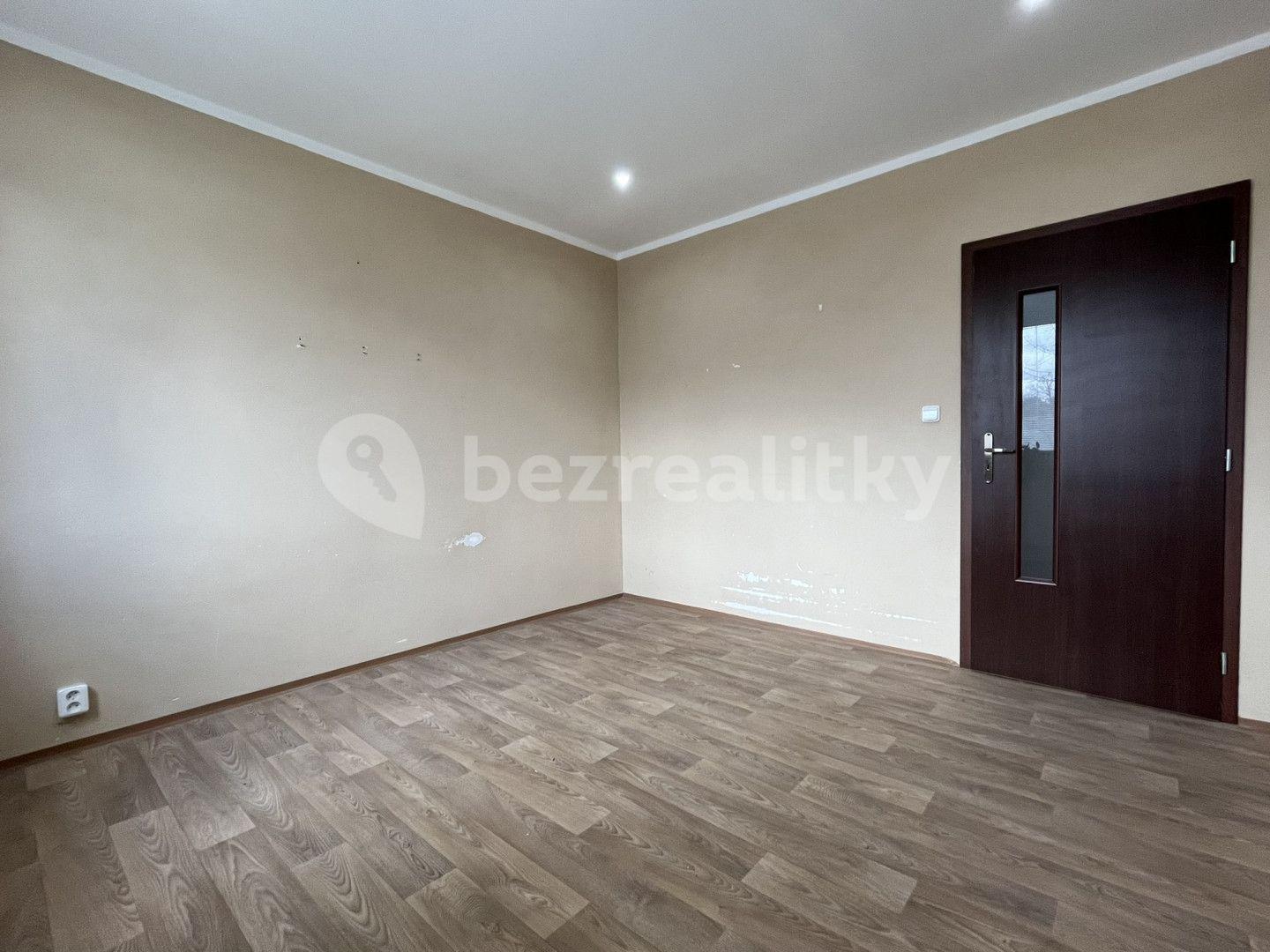 3 bedroom flat for sale, 68 m², Hutnická, Chomutov, Ústecký Region