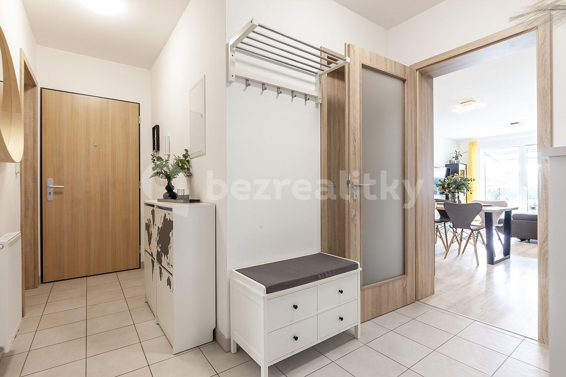 3 bedroom with open-plan kitchen flat for sale, 96 m², U Parketárny, Unhošť, Středočeský Region