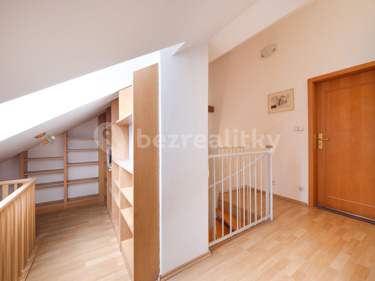 3 bedroom with open-plan kitchen flat for sale, 173 m², Janáčkovo nábřeží, Prague, Prague