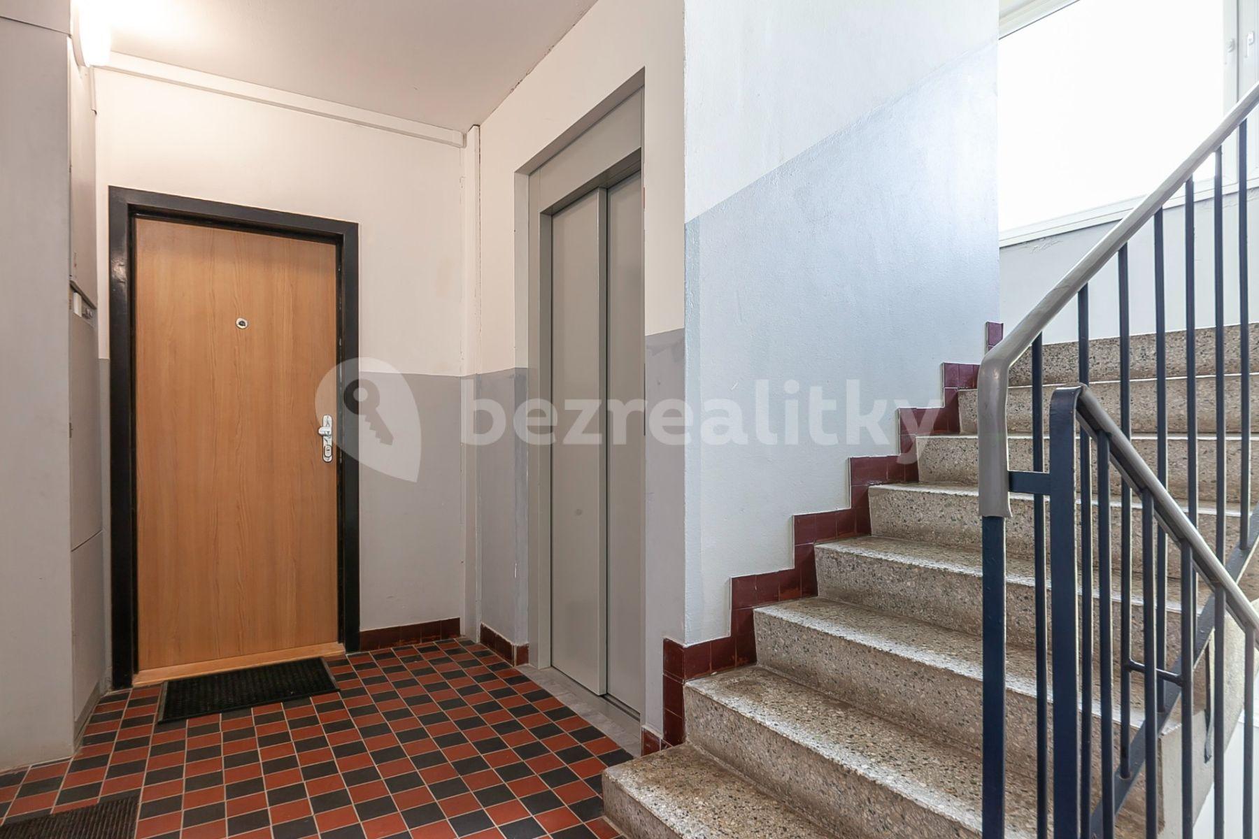 1 bedroom with open-plan kitchen flat to rent, 42 m², Krškova, Prague, Prague