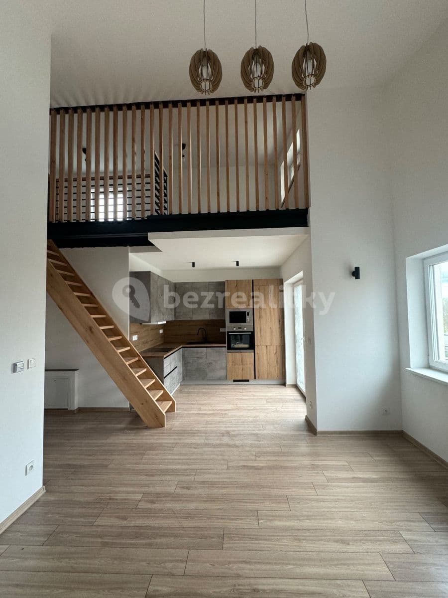 2 bedroom with open-plan kitchen flat to rent, 70 m², Syrovice, Jihomoravský Region 2 bedroom with open-plan kitchen flat to rent, 70 m², Syrovice, Jihomoravský Region