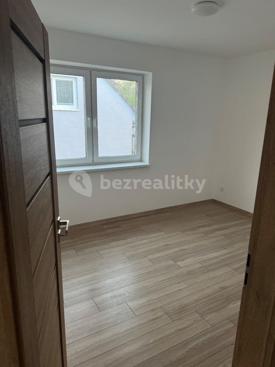 2 bedroom with open-plan kitchen flat to rent, 70 m², Syrovice, Jihomoravský Region 2 bedroom with open-plan kitchen flat to rent, 70 m², Syrovice, Jihomoravský Region