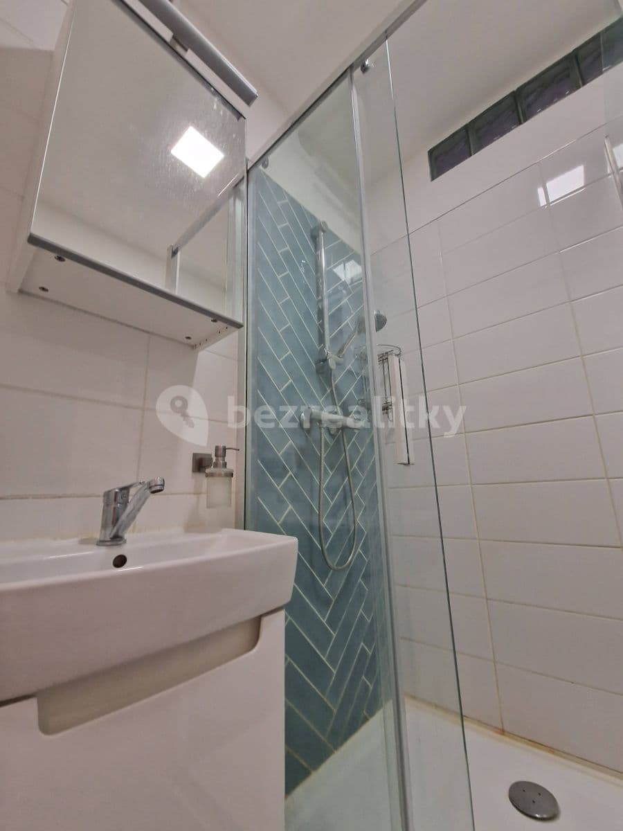 2 bedroom flat to rent, 50 m², U Lomů, Plzeň, Plzeňský Region 2 bedroom flat to rent, 50 m², U Lomů, Plzeň, Plzeňský Region