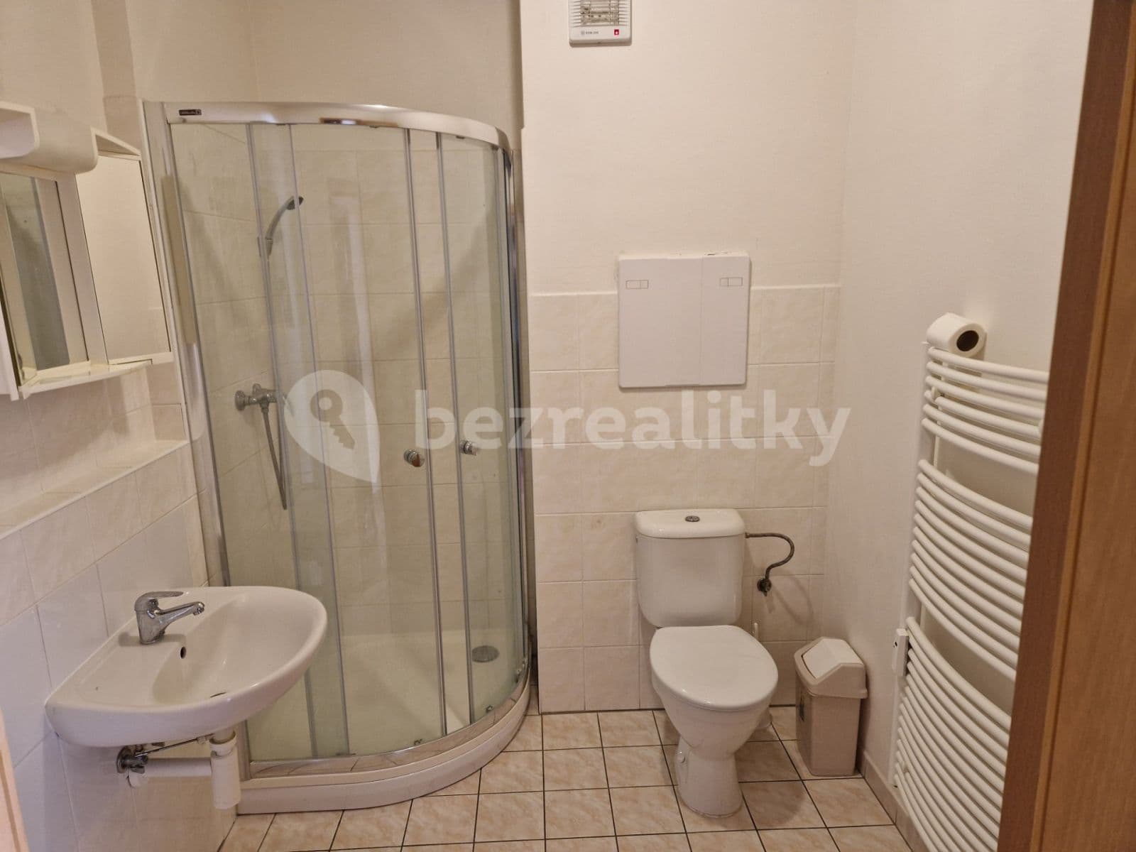 Studio flat to rent, 30 m², Jozefa Gabčíka, Pardubice, Pardubický Region Studio flat to rent, 30 m², Jozefa Gabčíka, Pardubice, Pardubický Region