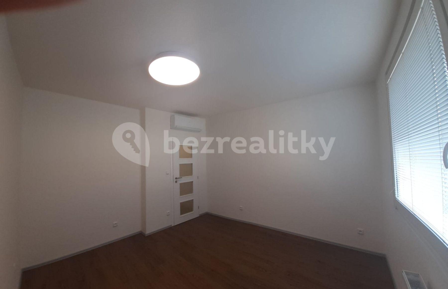 2 bedroom with open-plan kitchen flat to rent, 73 m², Rytířova, Prague, Prague