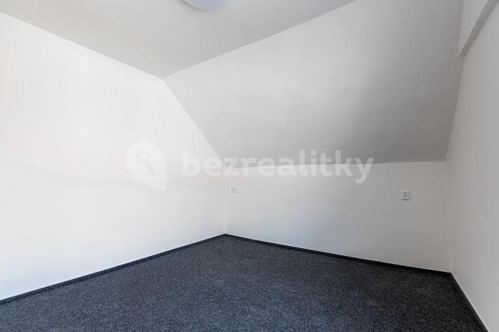 Studio flat for sale, 26 m², Družstevní, Chýně, Středočeský Region
