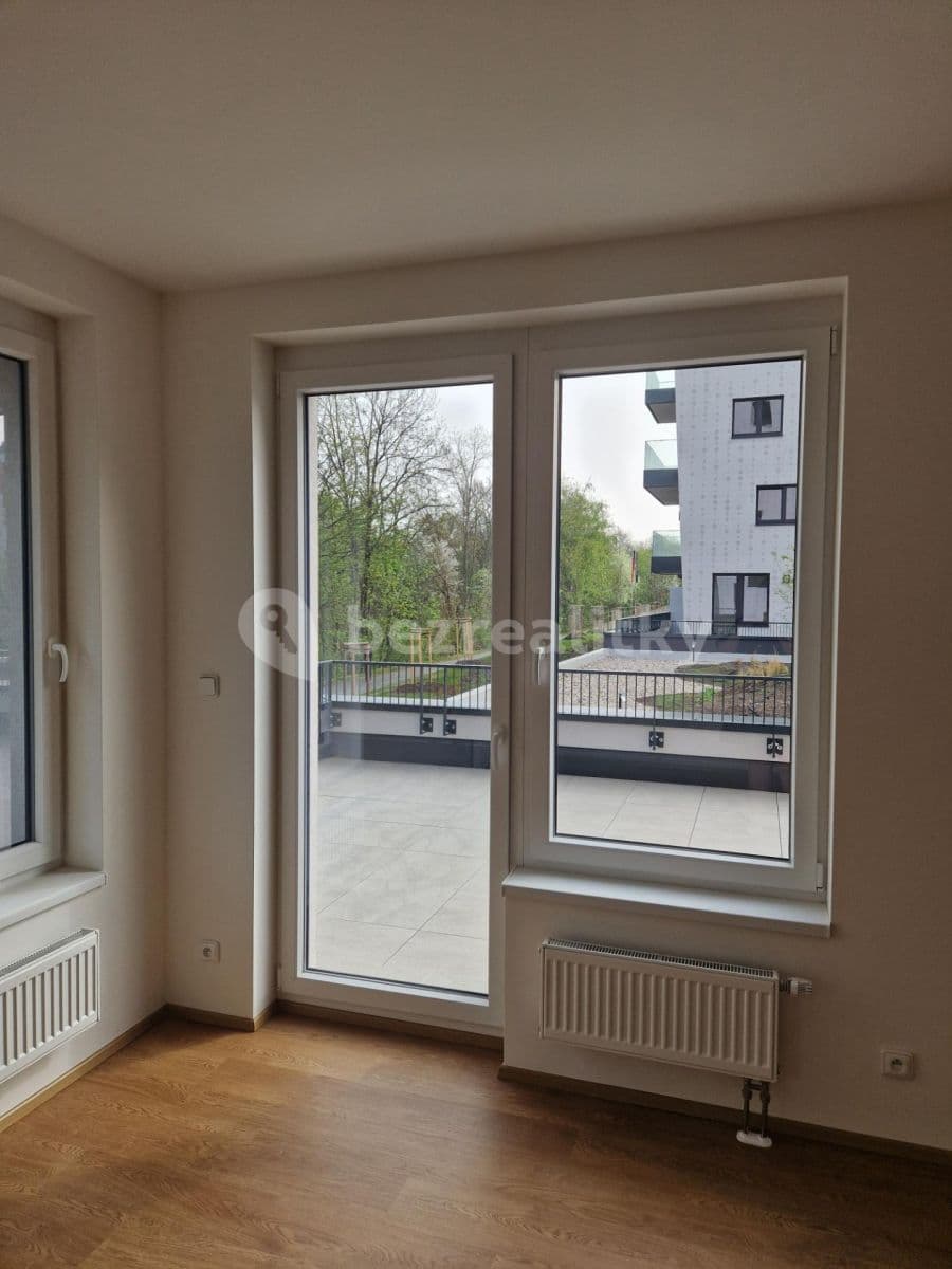 1 bedroom with open-plan kitchen flat to rent, 53 m², Pod Harfou, Prague, Prague 1 bedroom with open-plan kitchen flat to rent, 53 m², Pod Harfou, Prague, Prague