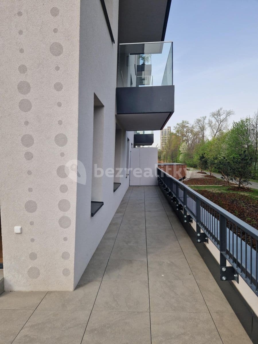 1 bedroom with open-plan kitchen flat to rent, 53 m², Pod Harfou, Prague, Prague 1 bedroom with open-plan kitchen flat to rent, 53 m², Pod Harfou, Prague, Prague