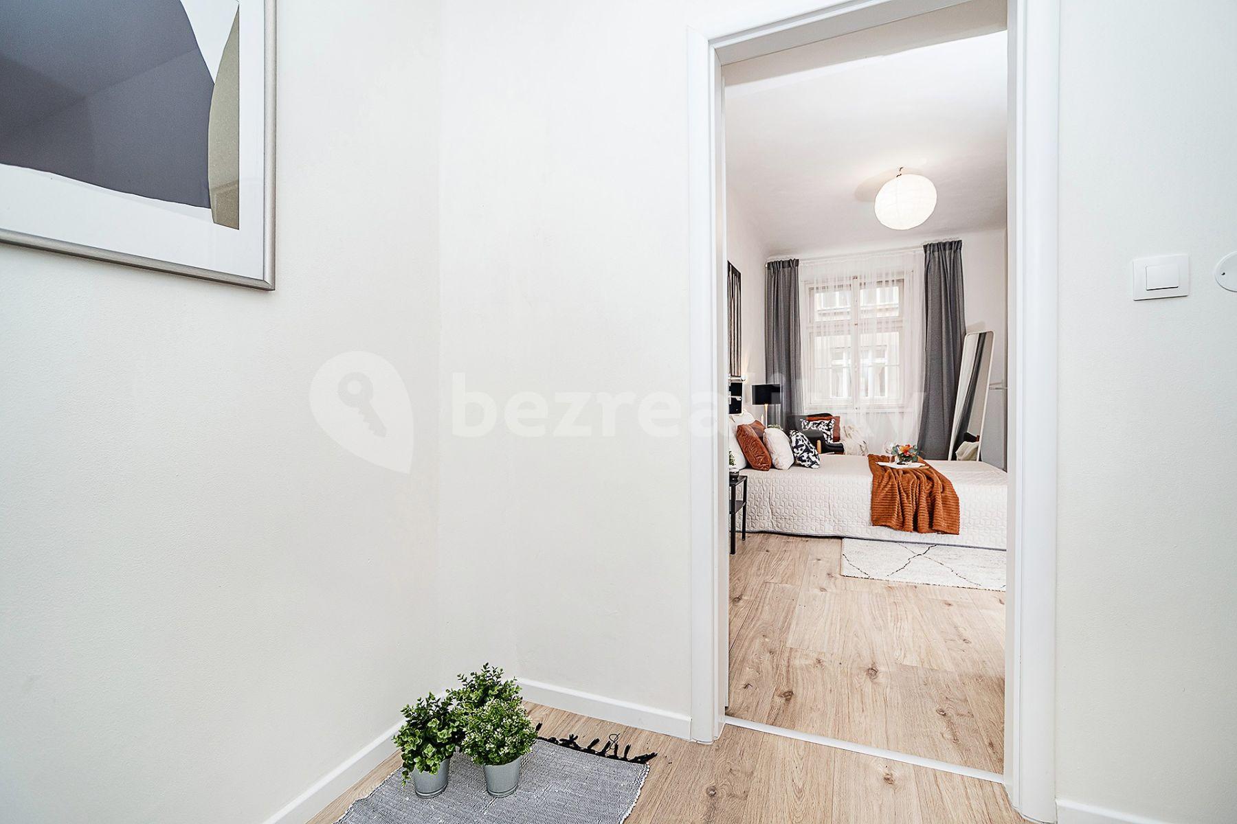2 bedroom with open-plan kitchen flat for sale, 55 m², Konšelská, Prague, Prague