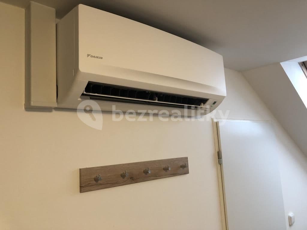 Studio flat to rent, 25 m², Staré náměstí, Brno, Jihomoravský Region Studio flat to rent, 25 m², Staré náměstí, Brno, Jihomoravský Region