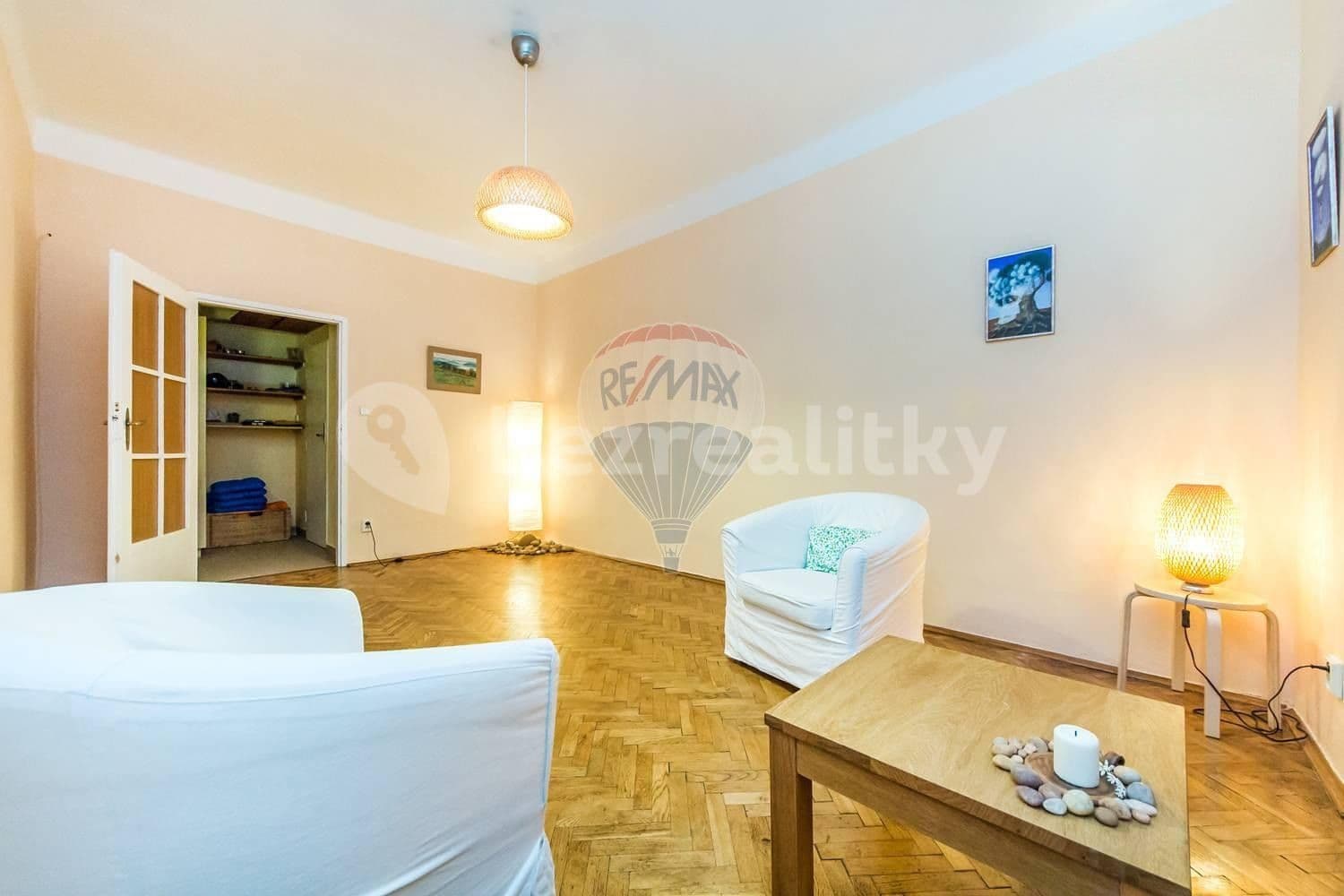 1 bedroom with open-plan kitchen flat to rent, 49 m², Za Poštou, Prague, Prague