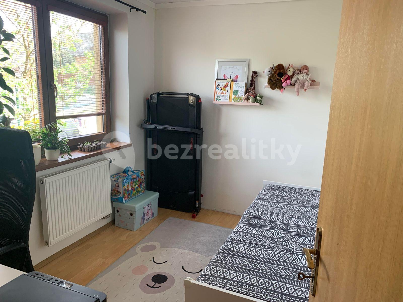 2 bedroom with open-plan kitchen flat to rent, 60 m², Oblouková, Rudná, Středočeský Region