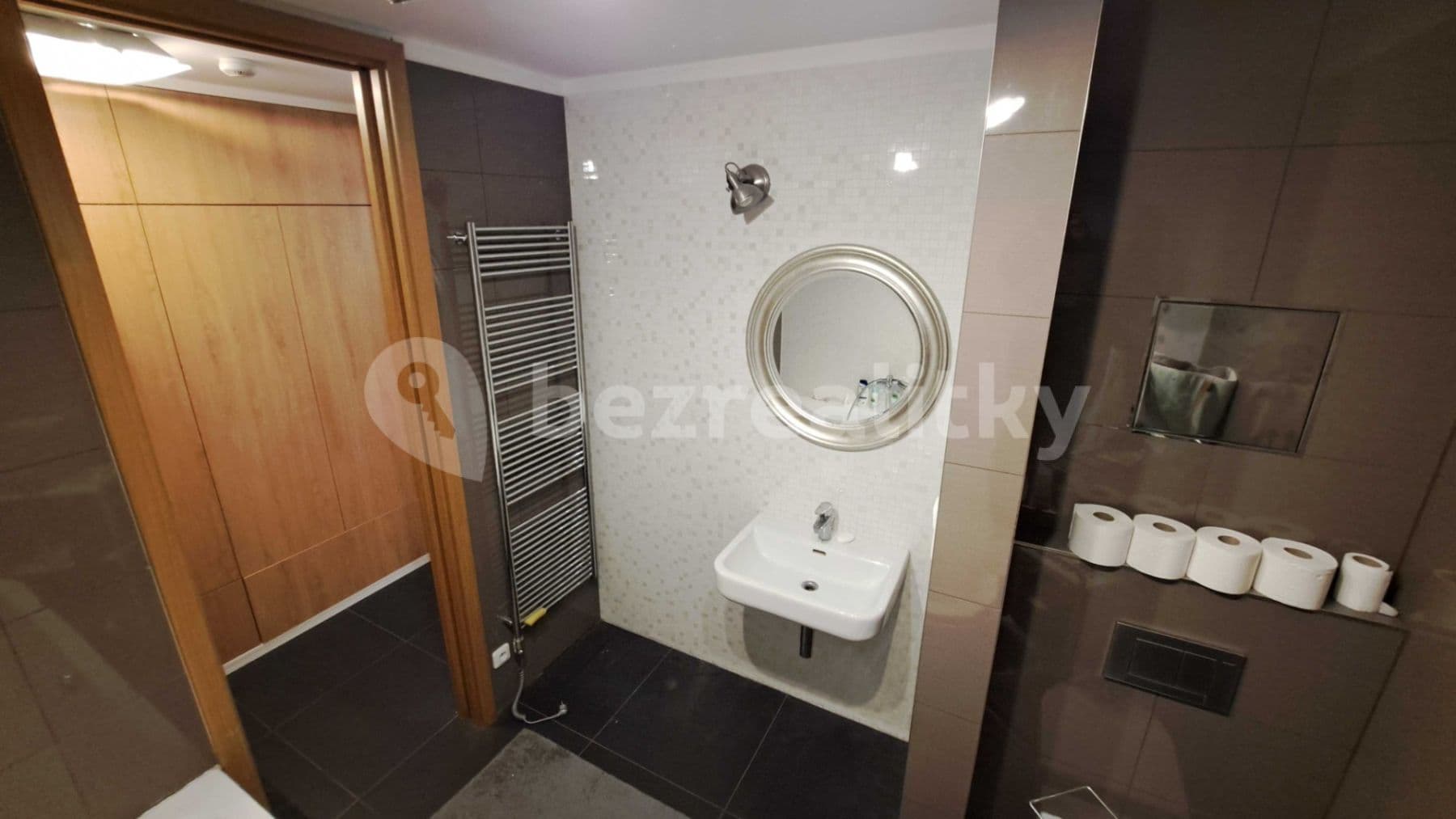 Studio flat to rent, 38 m², Uruguayská, Prague, Prague Studio flat to rent, 38 m², Uruguayská, Prague, Prague