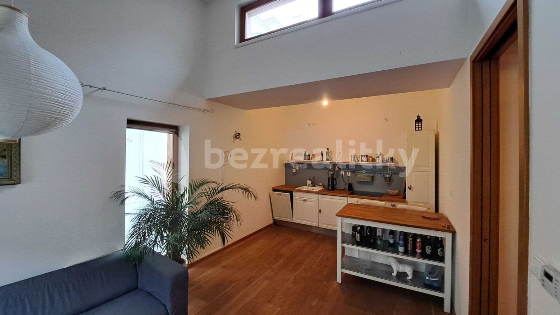 Studio flat to rent, 38 m², Uruguayská, Prague, Prague Studio flat to rent, 38 m², Uruguayská, Prague, Prague