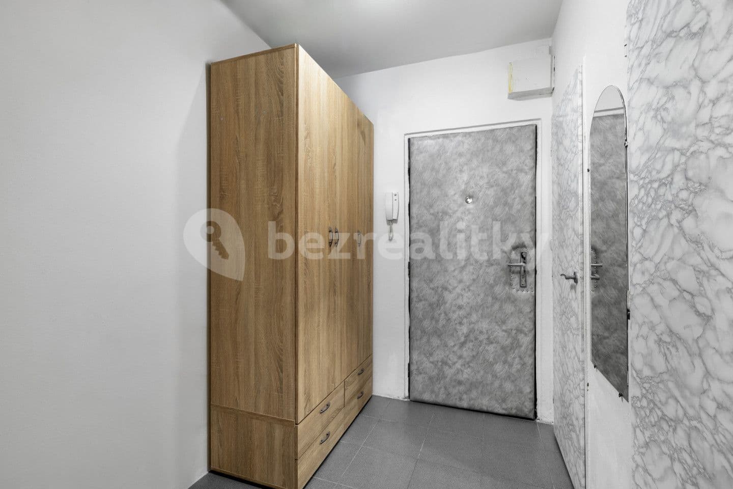 1 bedroom with open-plan kitchen flat for sale, 38 m², Holandská, Kladno, Středočeský Region
