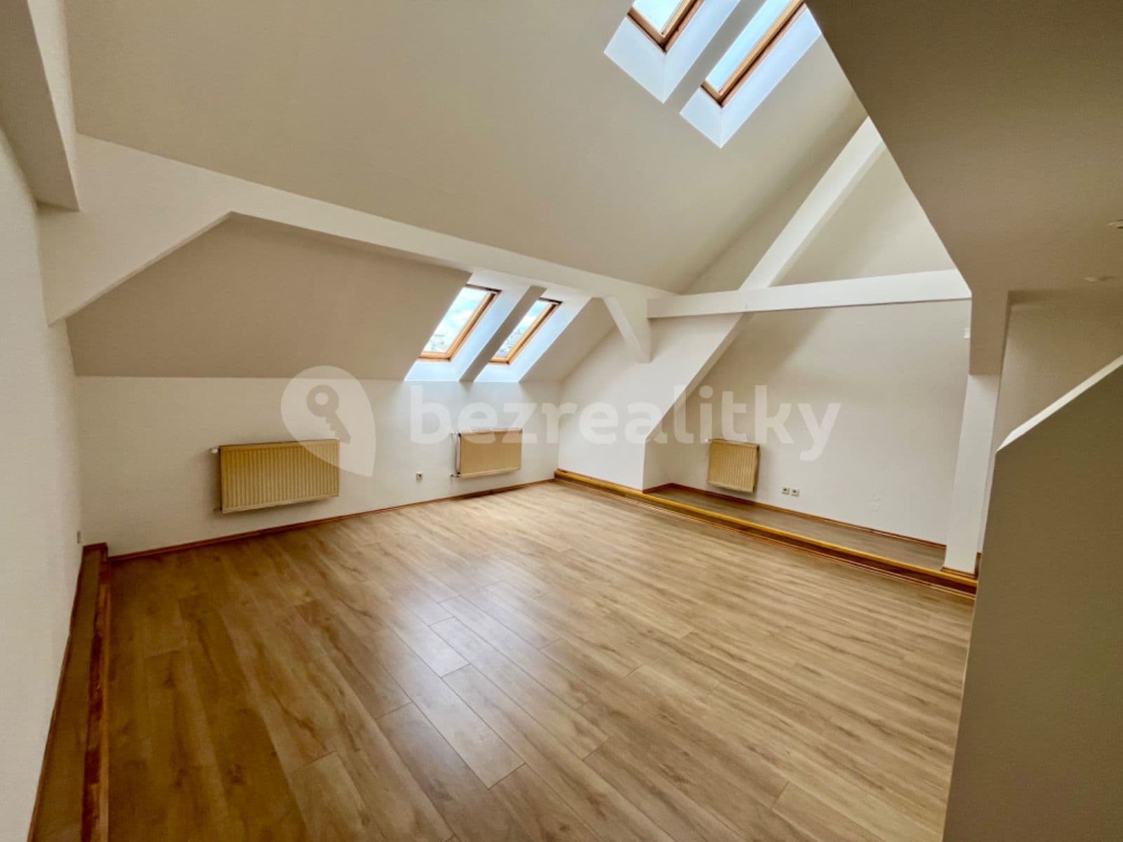 7 bedroom flat to rent, 250 m², Trojanova, Prague, Prague 7 bedroom flat to rent, 250 m², Trojanova, Prague, Prague