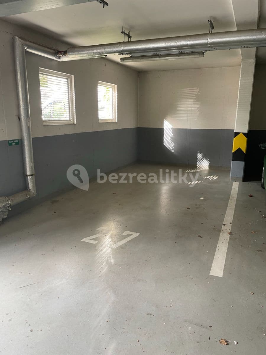 garage to rent, 17 m², Wiesenthalova, Prague, Prague garage to rent, 17 m², Wiesenthalova, Prague, Prague