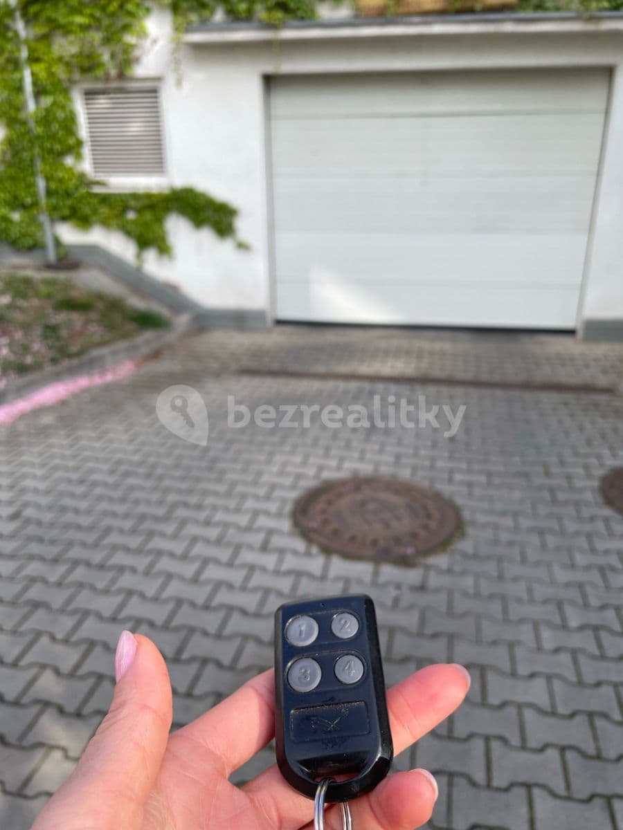 garage to rent, 17 m², Wiesenthalova, Prague, Prague garage to rent, 17 m², Wiesenthalova, Prague, Prague