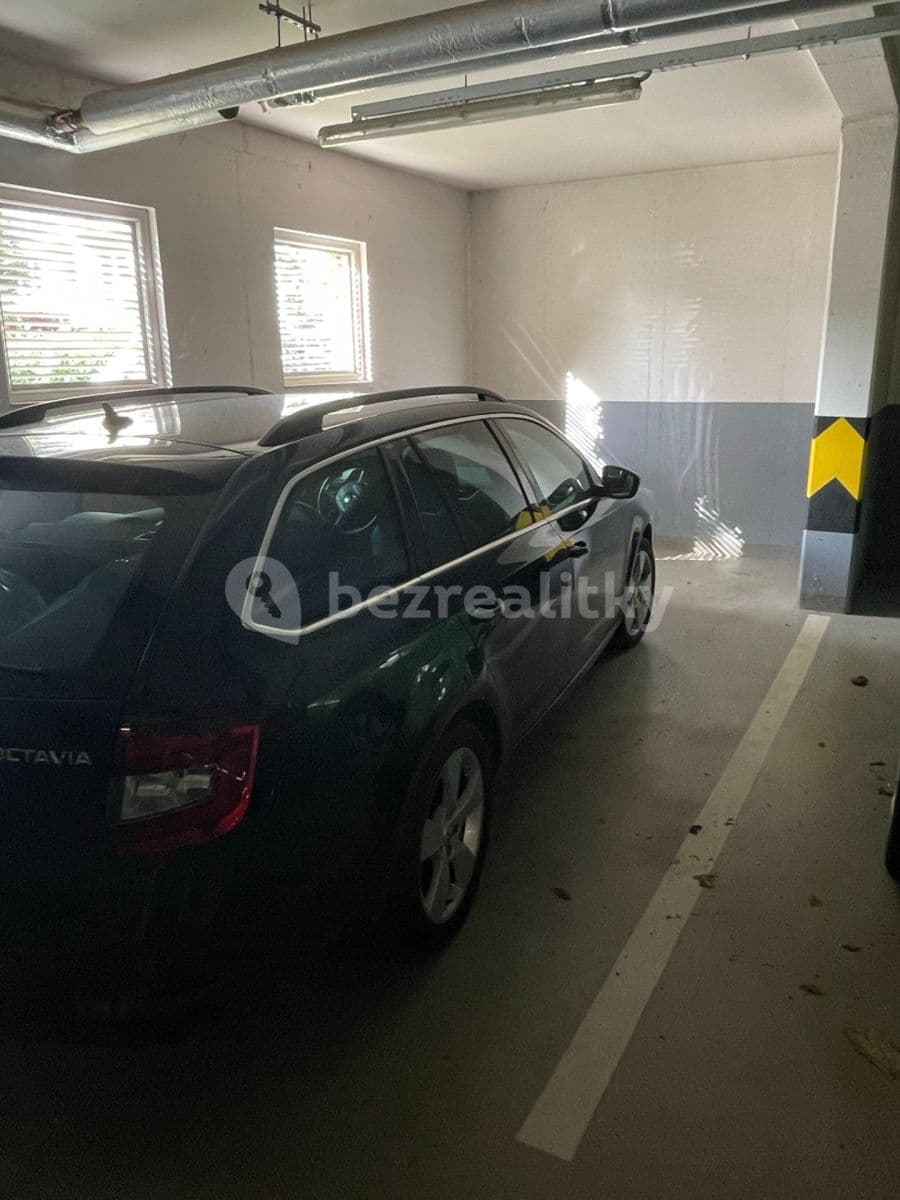 garage to rent, 17 m², Wiesenthalova, Prague, Prague garage to rent, 17 m², Wiesenthalova, Prague, Prague