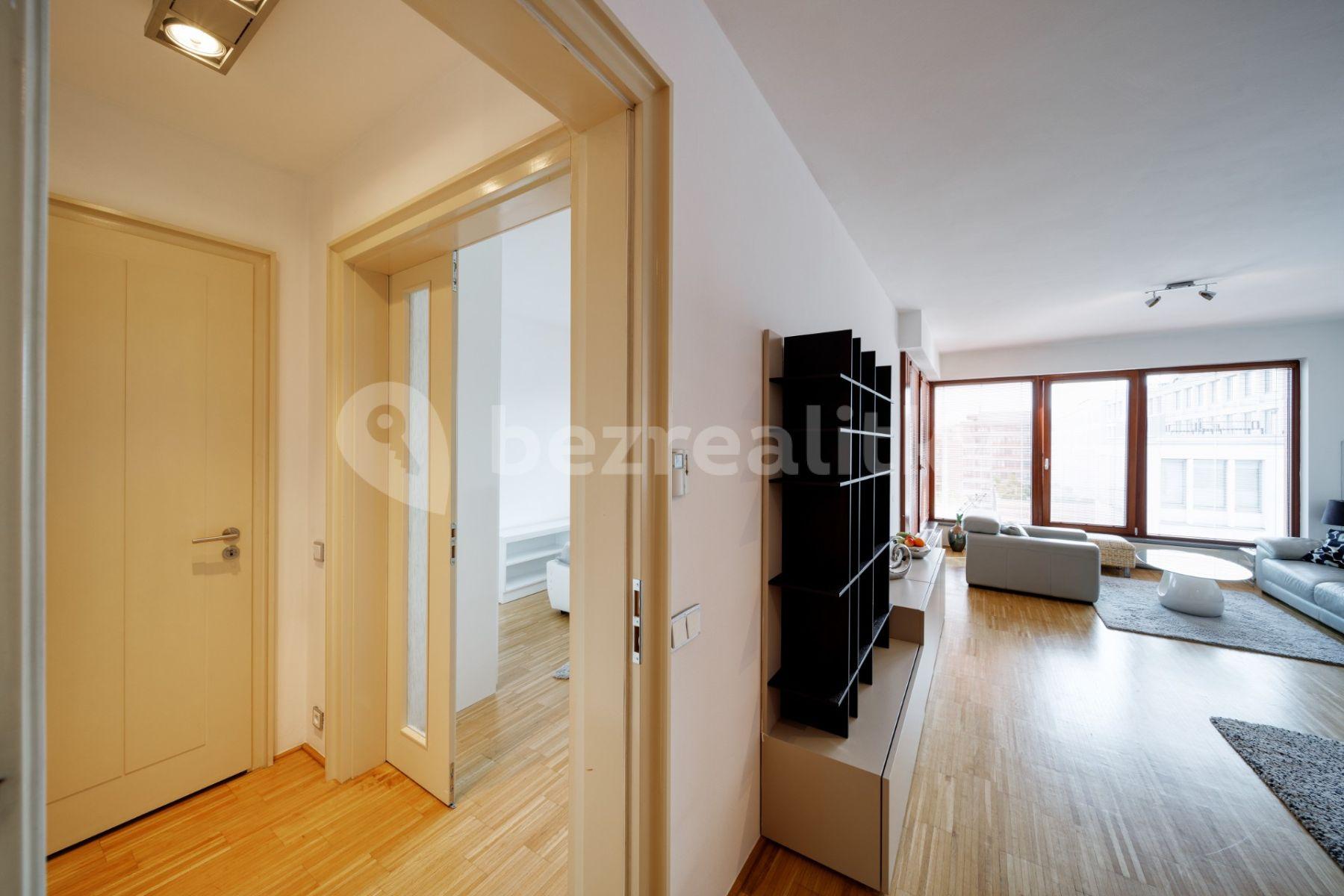 1 bedroom with open-plan kitchen flat to rent, 58 m², Rohanské nábřeží, Prague, Prague