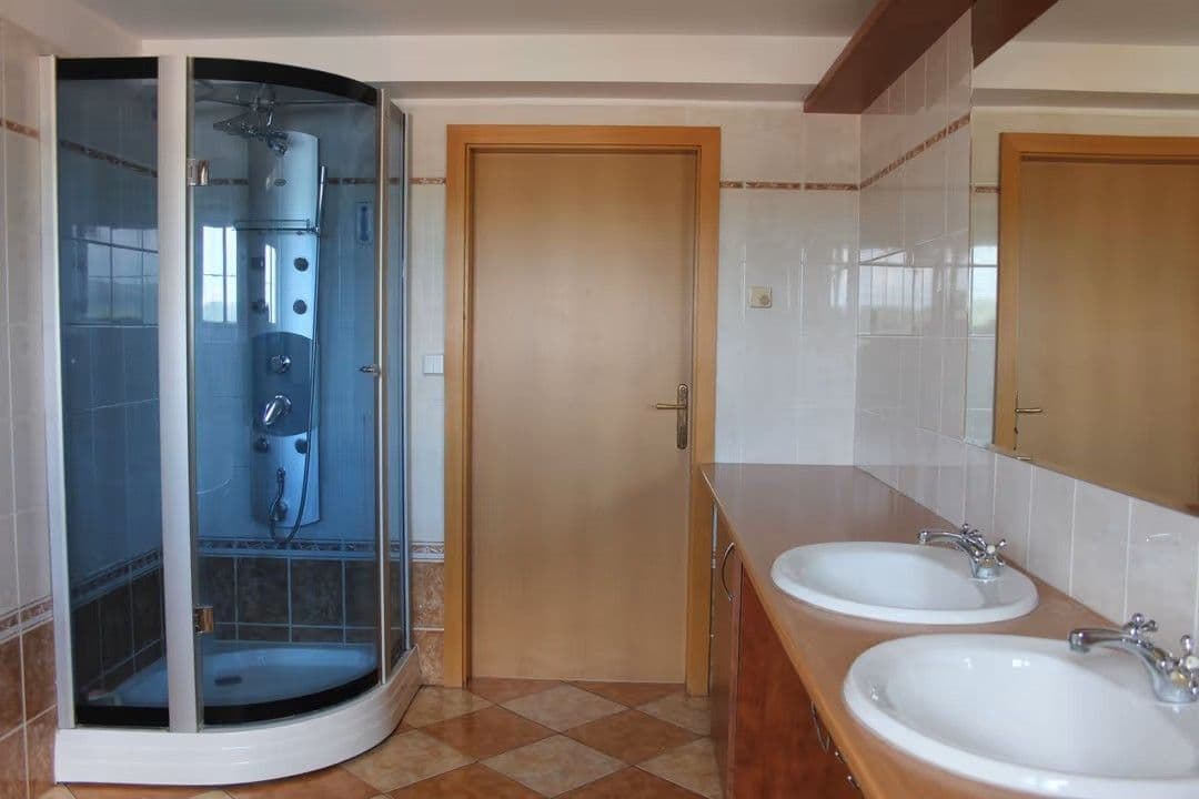 2 bedroom with open-plan kitchen flat for sale, 129 m², Merhautova, Brno, Jihomoravský Region 2 bedroom with open-plan kitchen flat for sale, 129 m², Merhautova, Brno, Jihomoravský Region