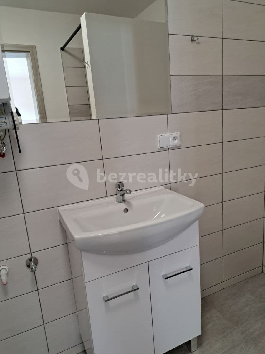 2 bedroom with open-plan kitchen flat to rent, 55 m², Bratrská, Bystřice nad Pernštejnem, Vysočina Region 2 bedroom with open-plan kitchen flat to rent, 55 m², Bratrská, Bystřice nad Pernštejnem, Vysočina Region