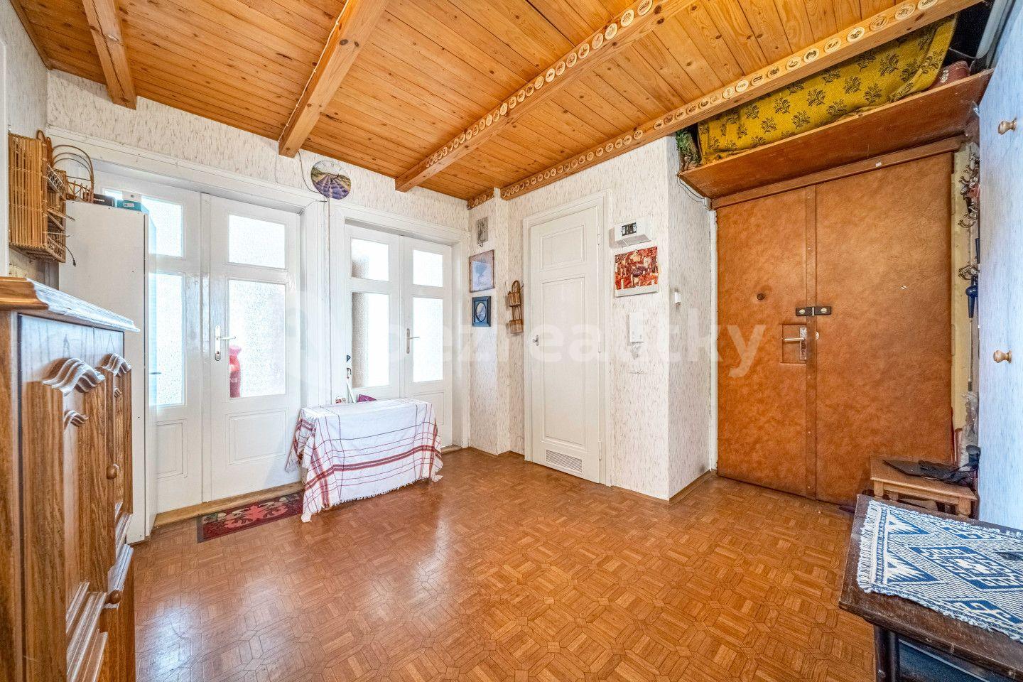 3 bedroom flat for sale, 99 m², Zvonařova, Prague, Prague