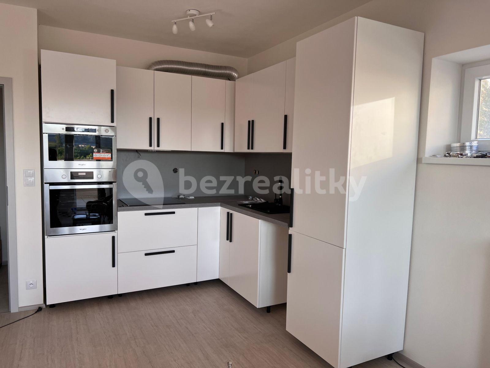 3 bedroom with open-plan kitchen flat to rent, 92 m², Chvalovka, Brno, Jihomoravský Region