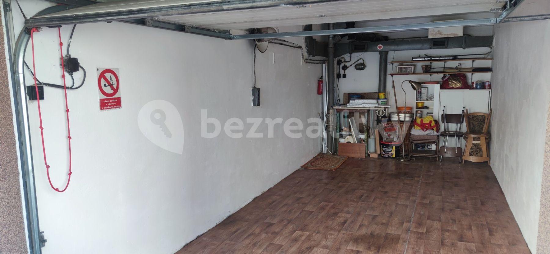 garage to rent, 20 m², Prague, Prague