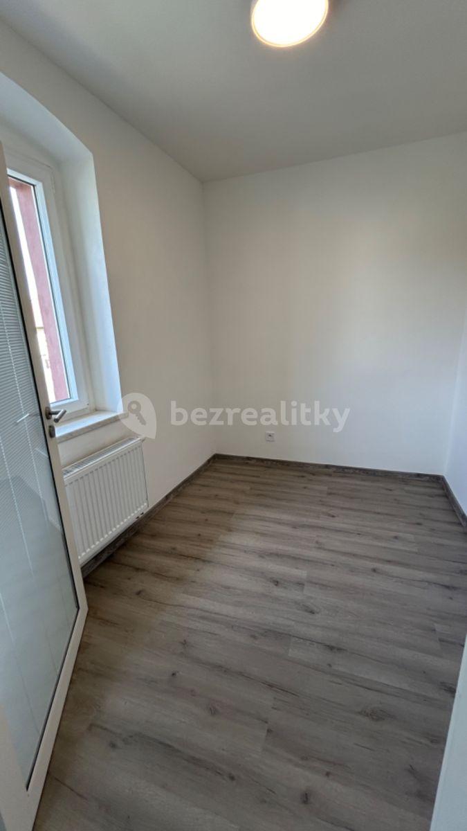 2 bedroom with open-plan kitchen flat to rent, 60 m², Pražská, Unhošť, Středočeský Region