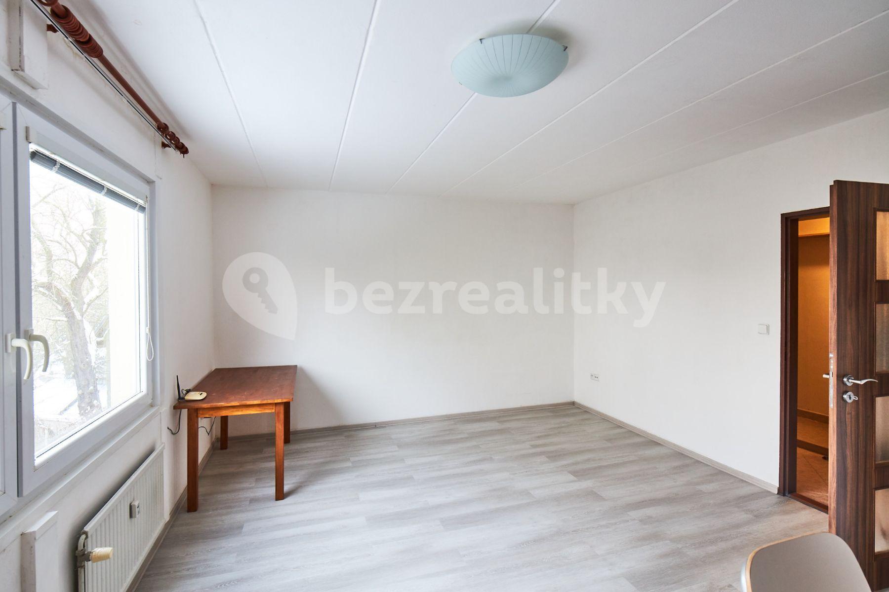Studio flat for sale, 32 m², Houdova, Prague, Prague