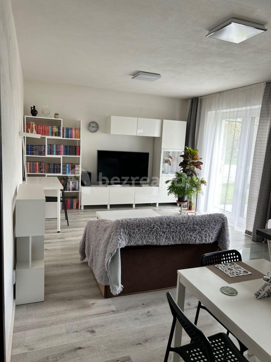 1 bedroom with open-plan kitchen flat for sale, 50 m², Na Hrázi, Moravské Knínice, Jihomoravský Region