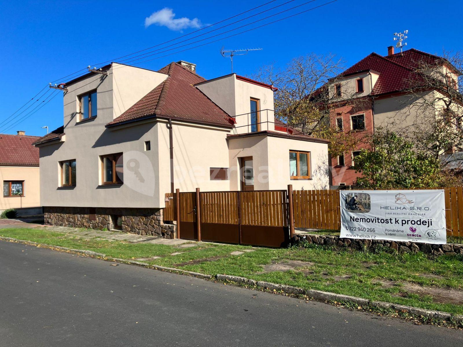house for sale, 203 m², Komenského, Velký Osek, Středočeský Region