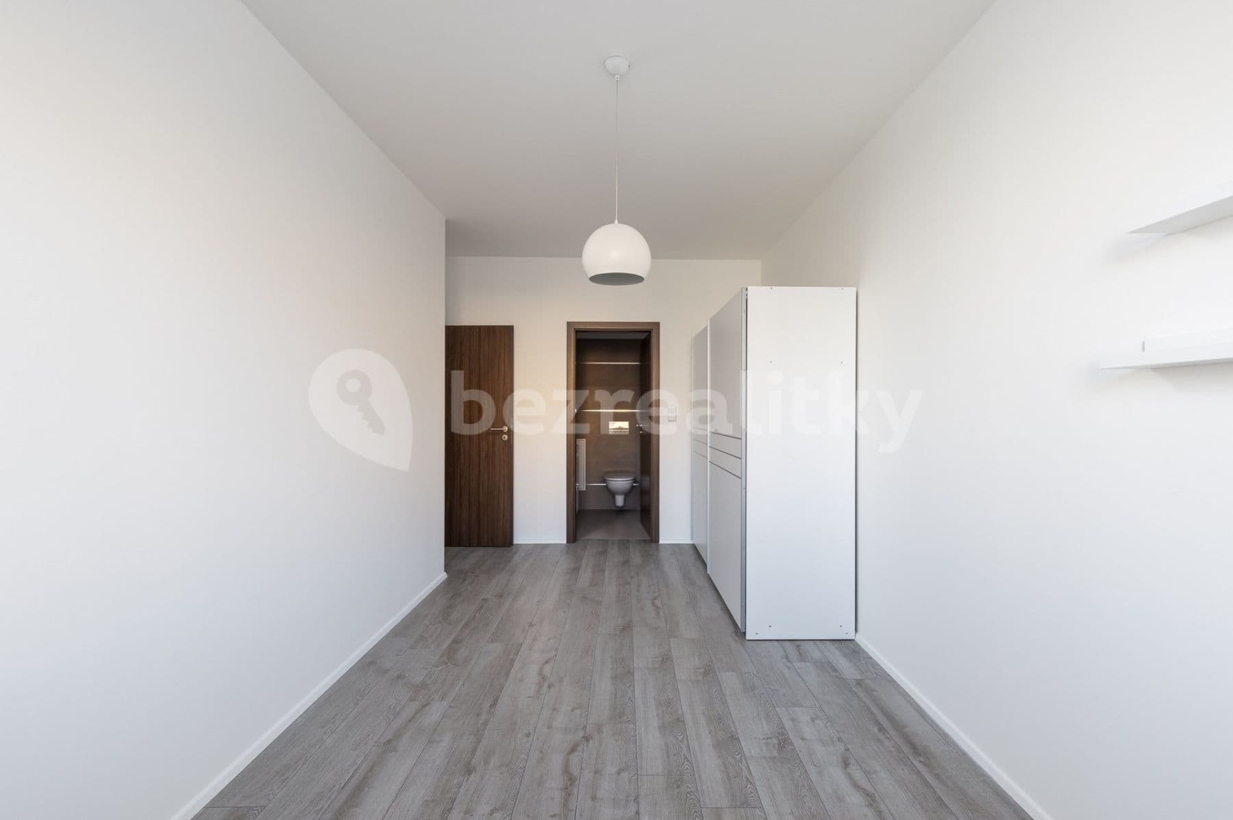 3 bedroom with open-plan kitchen flat to rent, 108 m², Zakšínská, Prague, Prague