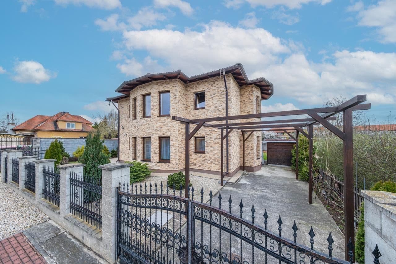 house for sale, 172 m², Pod Hájem, Přezletice, Středočeský Region house for sale, 172 m², Pod Hájem, Přezletice, Středočeský Region