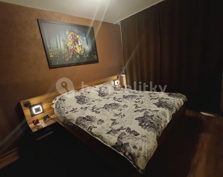 2 bedroom with open-plan kitchen flat for sale, 78 m², Na Sídlišti Ⅲ, Průhonice, Středočeský Region