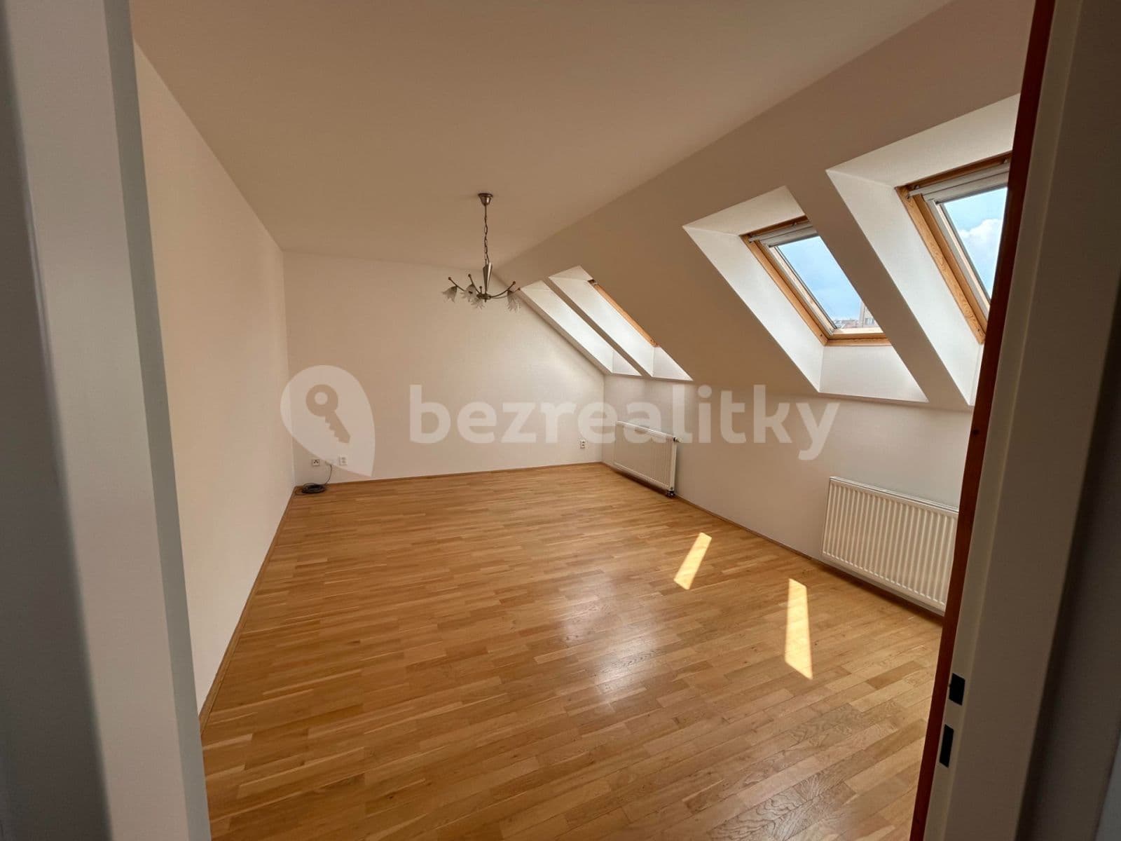 3 bedroom flat to rent, 78 m², Poděbradova, Brno, Jihomoravský Region