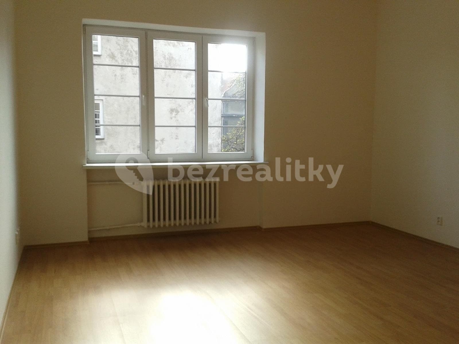 1 bedroom with open-plan kitchen flat to rent, 57 m², Hrušovská, Ostrava, Moravskoslezský Region