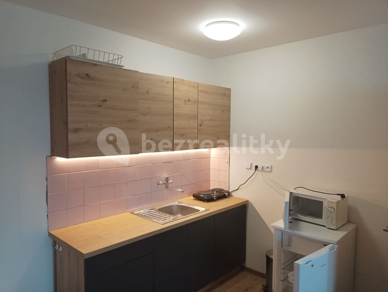 Studio flat to rent, 25 m², Pustiměř, Jihomoravský Region