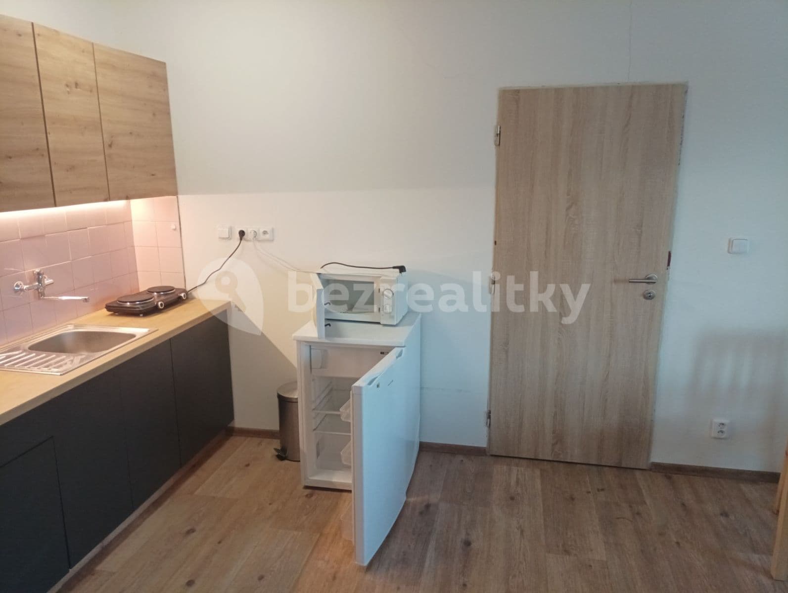 Studio flat to rent, 25 m², Pustiměř, Jihomoravský Region