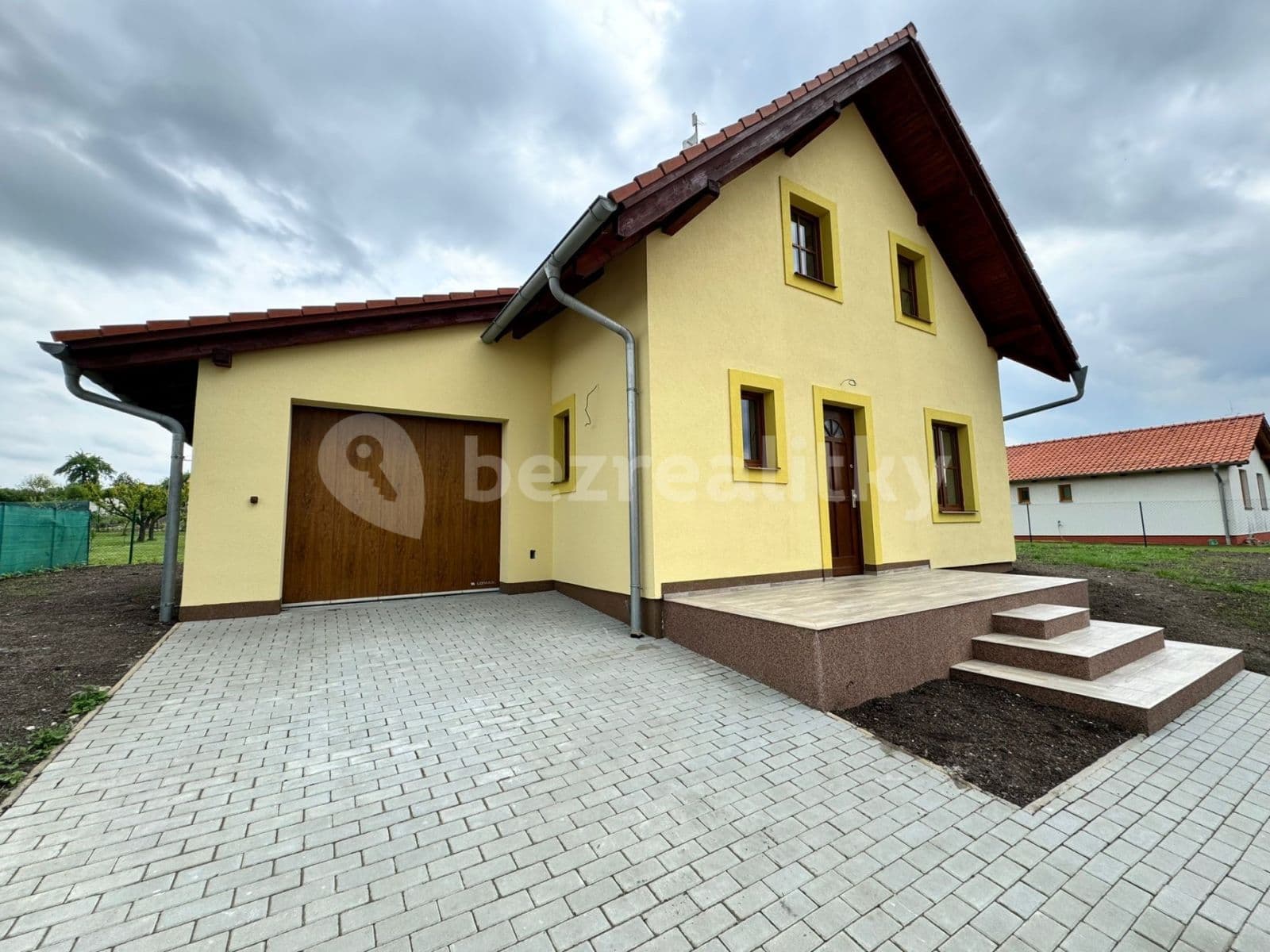 house for sale, 102 m², Pod Vinicí, Postřižín, Středočeský Region