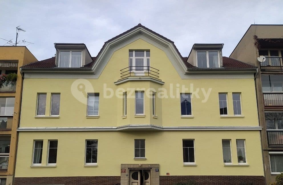 1 bedroom with open-plan kitchen flat to rent, 40 m², Branická, Prague, Prague 1 bedroom with open-plan kitchen flat to rent, 40 m², Branická, Prague, Prague