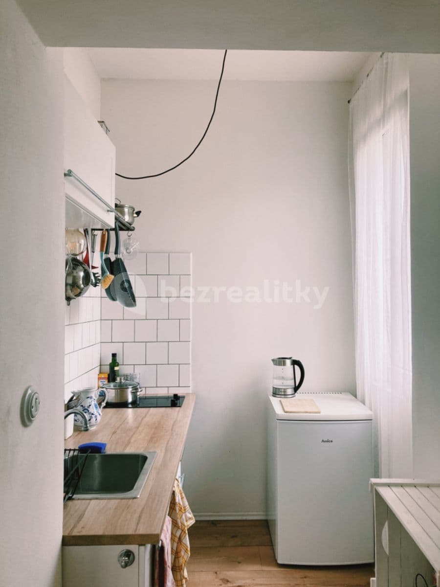 Studio flat to rent, 34 m², Vrchlického náměstí, Rakovník, Středočeský Region Studio flat to rent, 34 m², Vrchlického náměstí, Rakovník, Středočeský Region