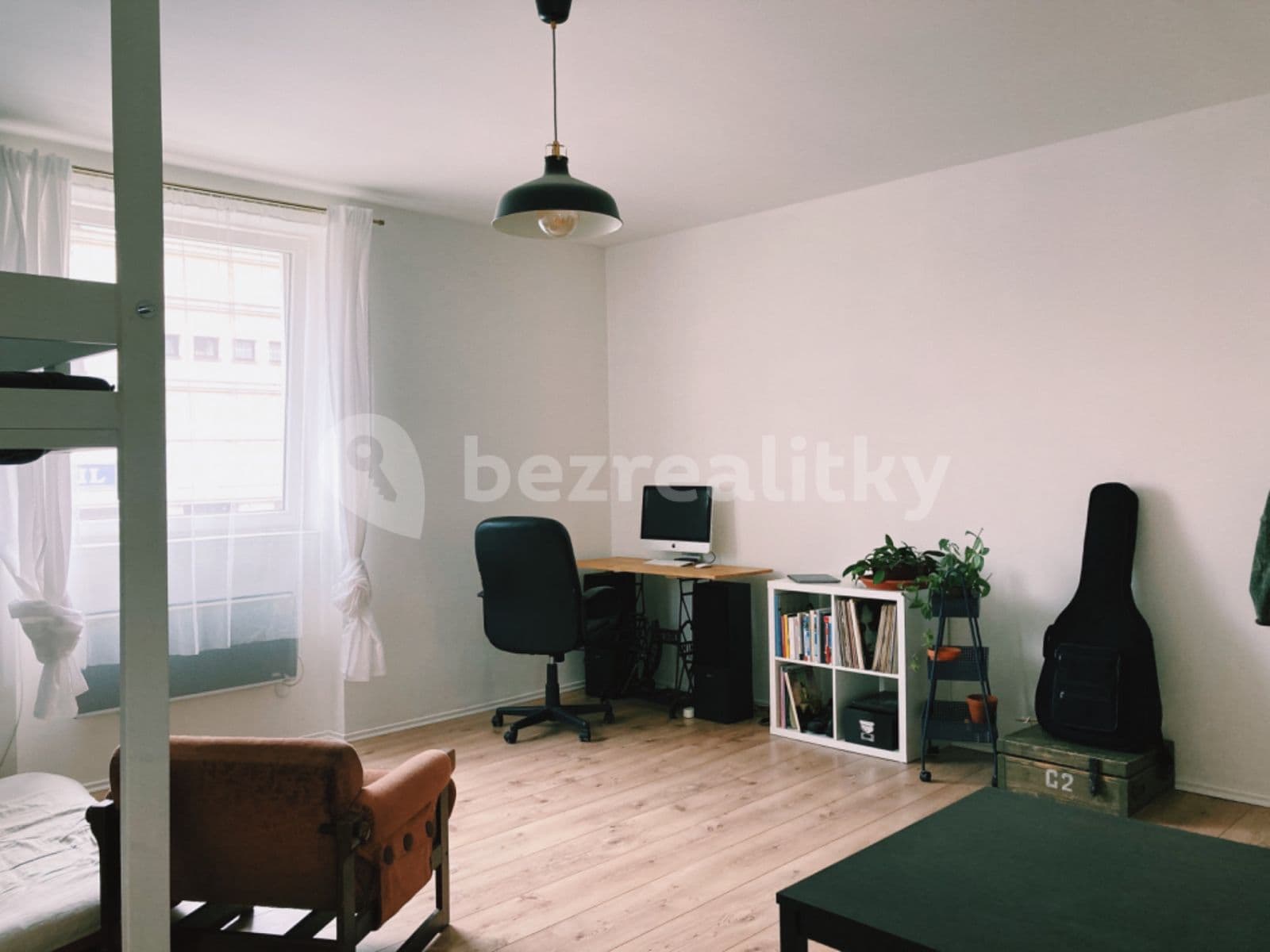 Studio flat to rent, 34 m², Vrchlického náměstí, Rakovník, Středočeský Region Studio flat to rent, 34 m², Vrchlického náměstí, Rakovník, Středočeský Region
