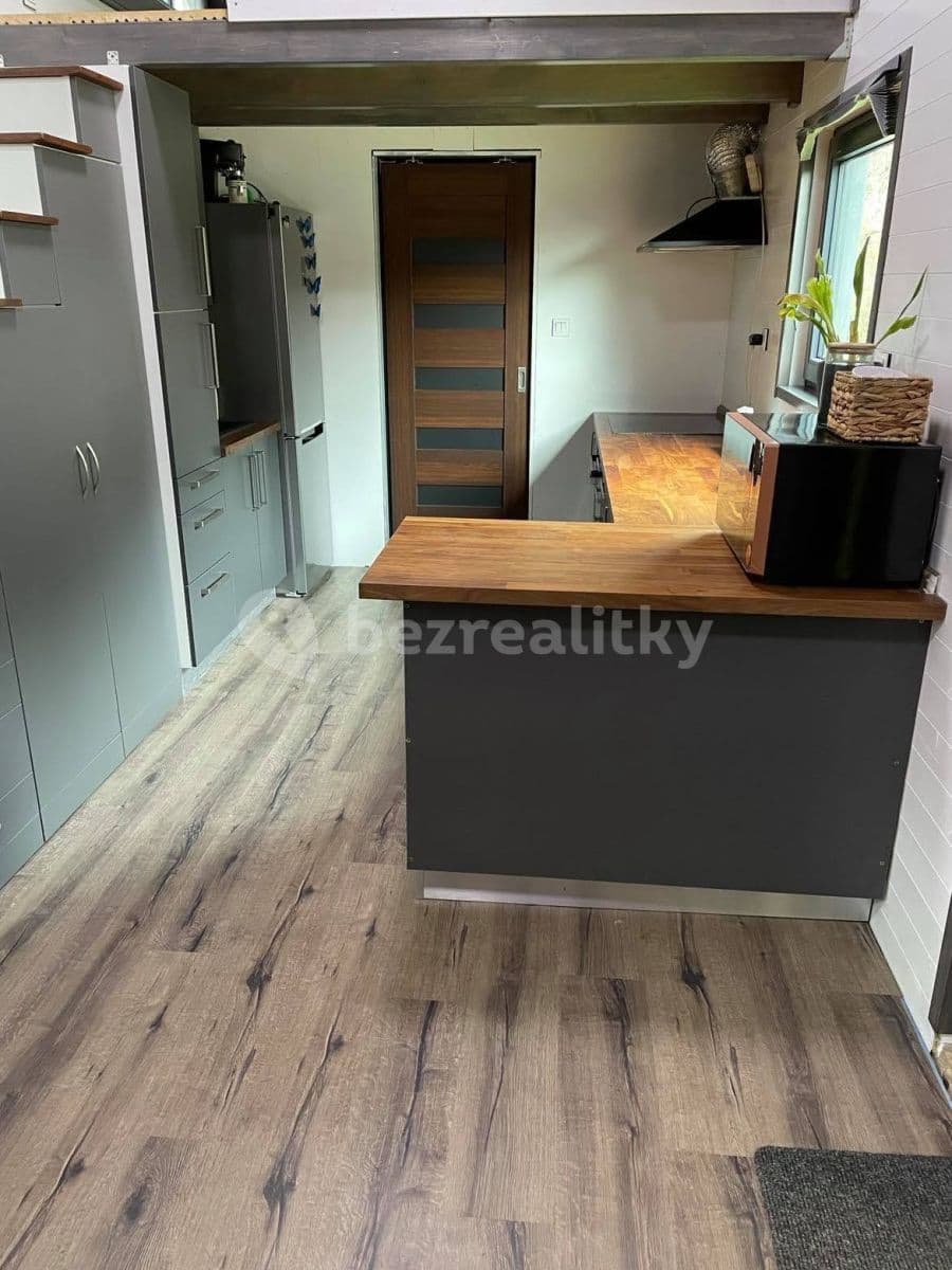 Studio flat to rent, 35 m², Rovinská, Řevnice, Středočeský Region Studio flat to rent, 35 m², Rovinská, Řevnice, Středočeský Region